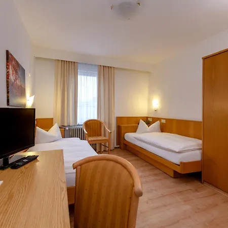 Hotel Ringhotel Garni Pflug 3*